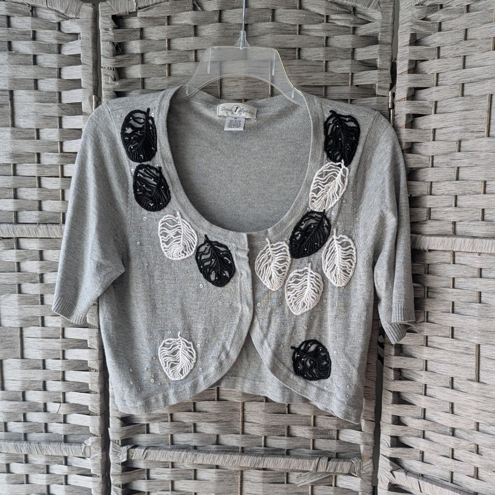 Y2K Shrug Cardigan‎ Gray Black Embroidered Leaf Cropped Sz M Whimsigoth Bolero